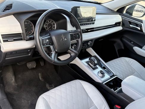 Used 2022 Mitsubishi Outlander SEL image 17