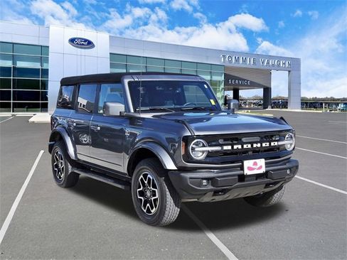 Used 2022 Ford Bronco Outer Banks image 6