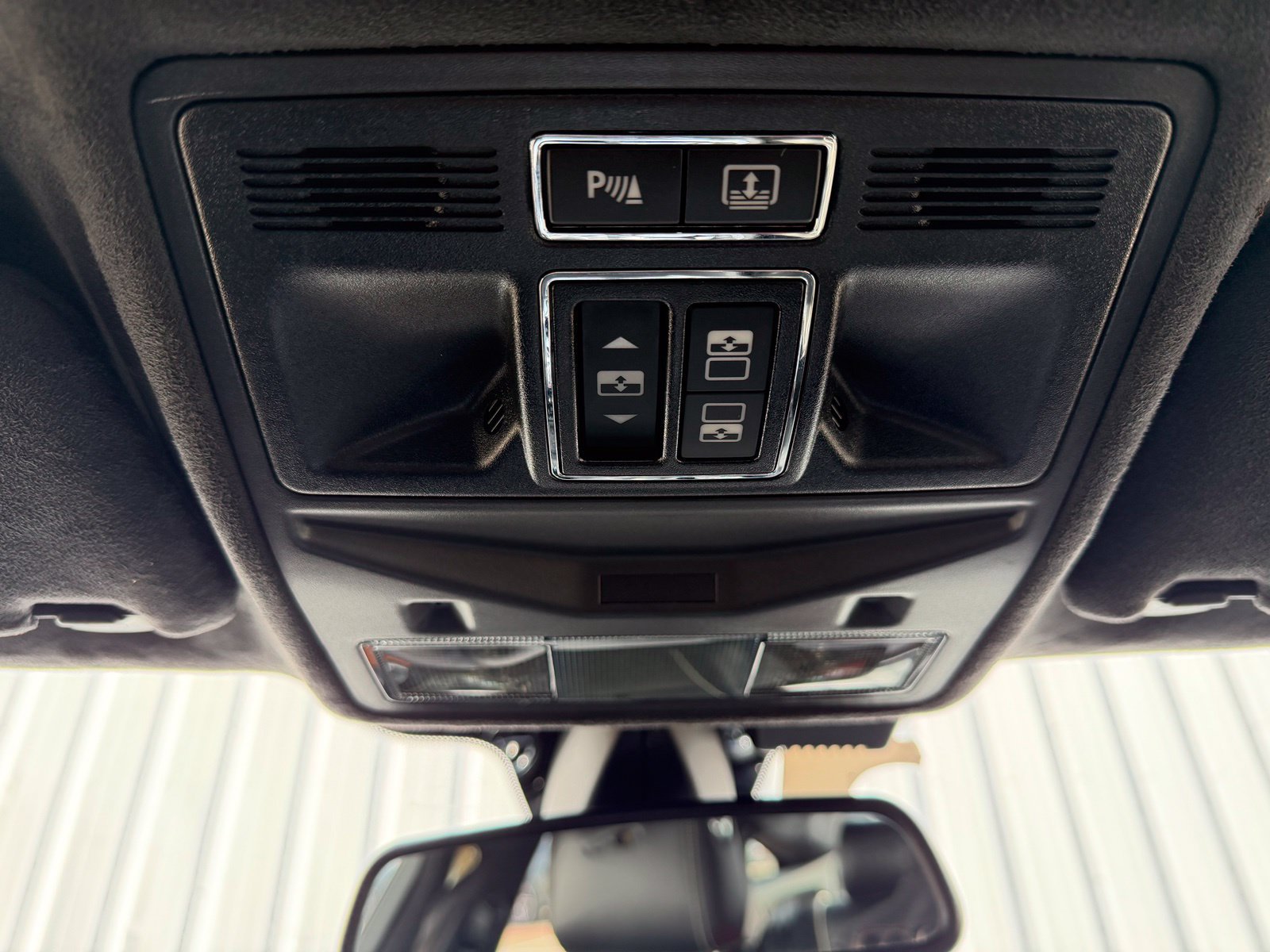 Used 2015 Jaguar XJ L Portfolio RWD image 23