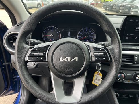 Used 2023 Kia Forte LXS image 9