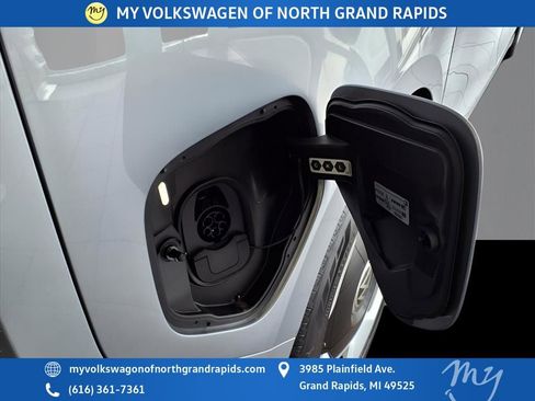 New 2025 Volkswagen ID. Buzz Pro S image 22