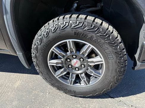 Used 2026 GMC Sierra 1500 AT4 AWD/4WD image 10
