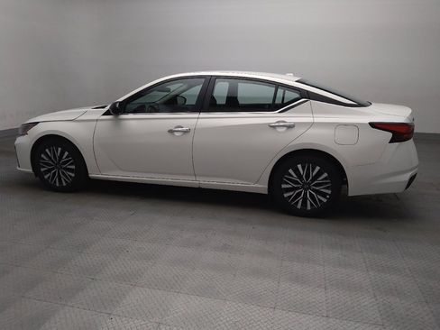 Used 2025 Nissan Altima 2.5 SV FWD image 3