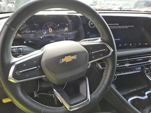 Used 2024 Chevrolet Traverse LT w/ LPO, Floor Liner Package FWD image 2