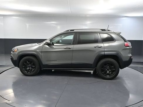 Used 2019 Jeep Cherokee Trailhawk w/ Comfort/Convenience Group AWD/4WD image 9
