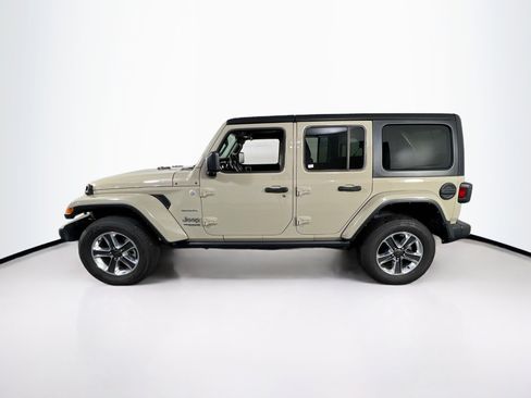Used 2022 Jeep Wrangler Unlimited Sahara image 8