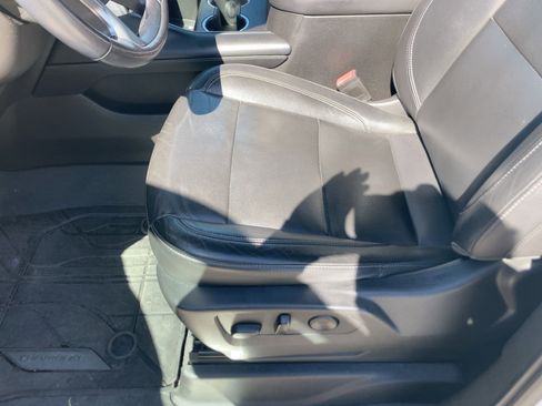 Used 2021 Chevrolet Tahoe LT w/ LT Signature Package image 12