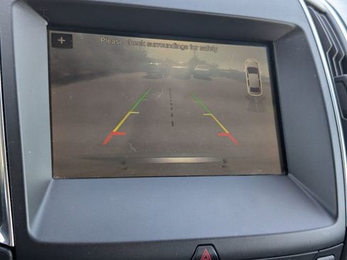 Used 2019 Ford Edge Titanium w/ Cold Weather Package image 9