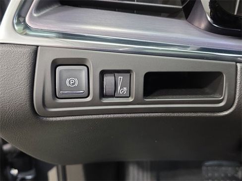 Used 2019 Cadillac XT5 Premium Luxury w/ Driver Assist Package image 26