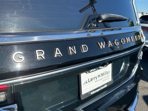 Used 2023 Jeep Grand Wagoneer Series III image 24