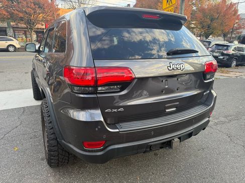 Used 2017 Jeep Grand Cherokee Laredo w/ Quick Order Package 23E image 5