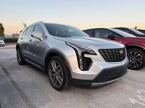 Used 2020 Cadillac XT4 Premium Luxury w/ Driver Assist Package image 4