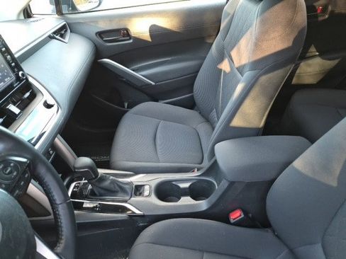 Used 2022 Toyota Corolla Cross LE image 16