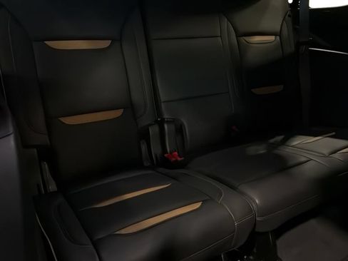 Used 2024 GMC Yukon AT4 w/ AT4 Premium Package AWD/4WD image 17