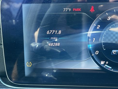Used 2018 Mercedes-Benz E 43 AMG 4MATIC Sedan image 22