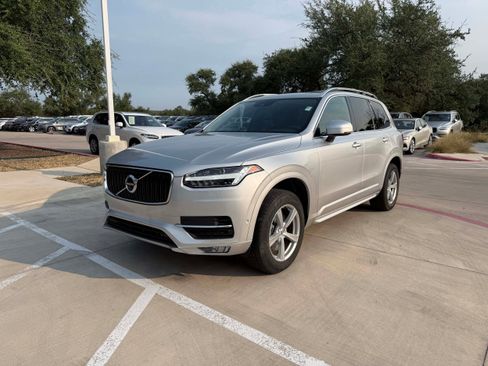 Used 2018 Volvo XC90 T5 Momentum w/ Convenience Package FWD image 2