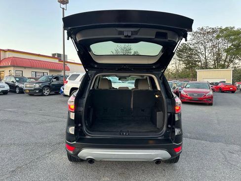 Used 2018 Ford Escape SE image 15