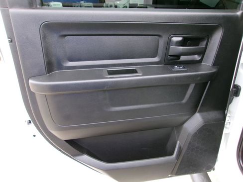 Used 2022 RAM 2500 Tradesman w/ Chrome Appearance Group image 13