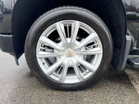 Used 2024 Chevrolet Silverado 1500 High Country w/ Technology Package image 3