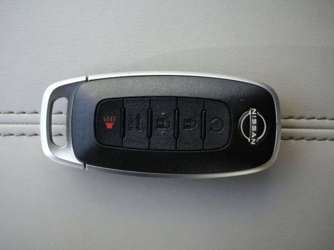 Used 2023 Nissan Pathfinder SL AWD/4WD image 30