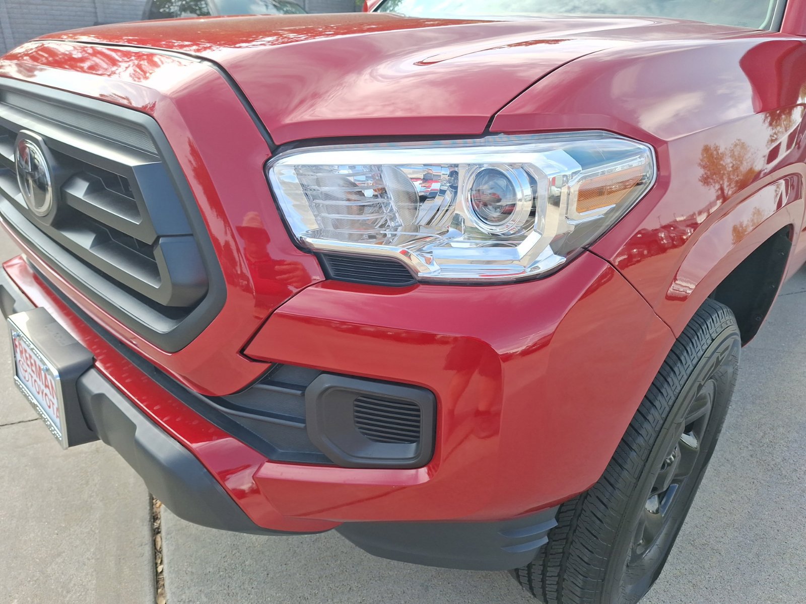 Used 2020 Toyota Tacoma SR AWD/4WD image 10