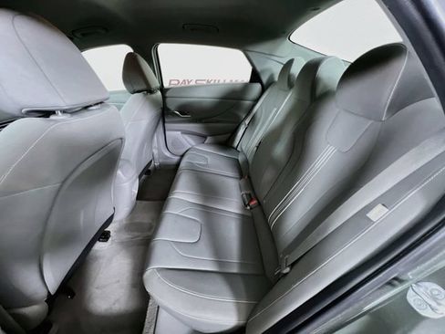 Used 2024 Hyundai Elantra SEL FWD image 23