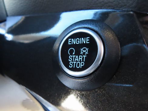 Used 2018 Ford Escape Titanium w/ Ford Safe & Smart Package image 11