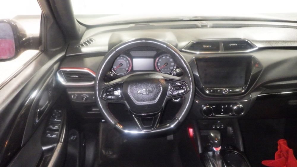 Used 2023 Chevrolet TrailBlazer RS w/ Sun and Liftgate Package AWD/4WD image 9