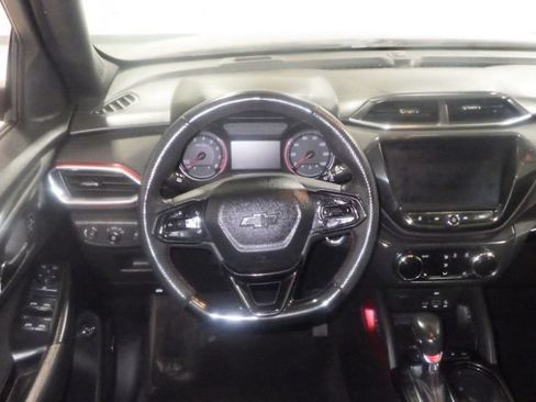 Used 2023 Chevrolet TrailBlazer RS w/ Sun and Liftgate Package AWD/4WD image 9