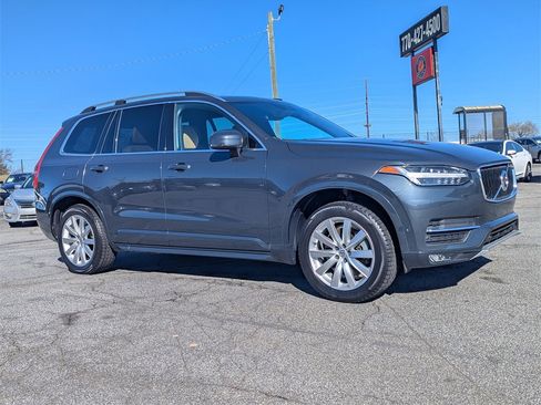 Used 2017 Volvo XC90 T6 Momentum w/ Vision Package image 3