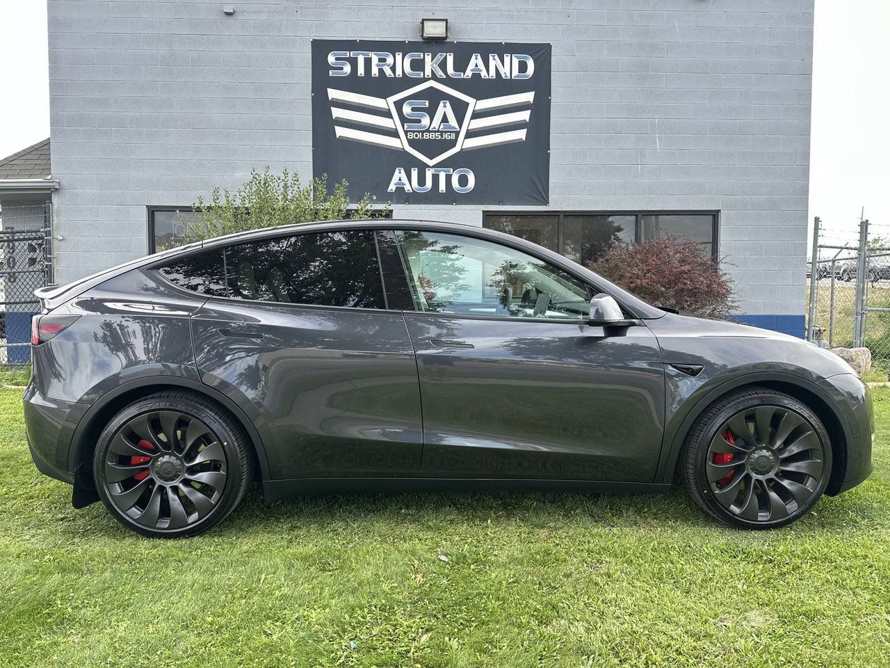 Used 2025 Tesla Model Y Performance AWD/4WD image 5
