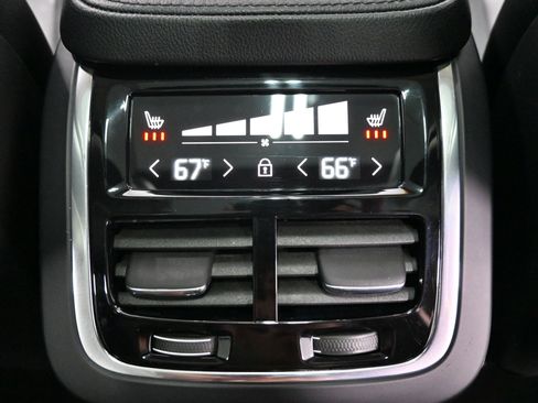 Used 2021 Volvo XC90 T5 Momentum w/ Climate Package AWD/4WD image 30