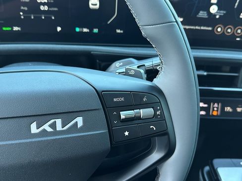 New 2025 Kia EV6 Light w/ Light LR Technology Package image 18