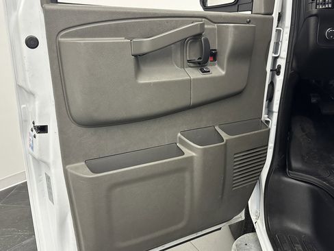 Used 2023 Chevrolet Express 2500 w/ Driver Convenience Package image 17