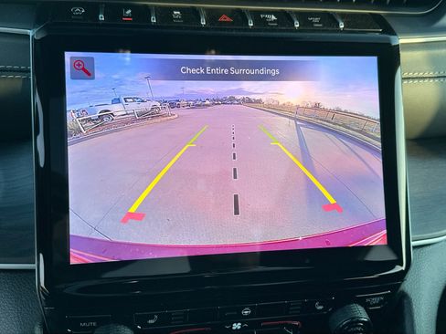 New 2025 Jeep Grand Cherokee Limited w/ Black Appearance Package image 17