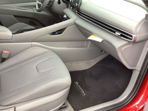 Used 2023 Hyundai Elantra SEL FWD image 24