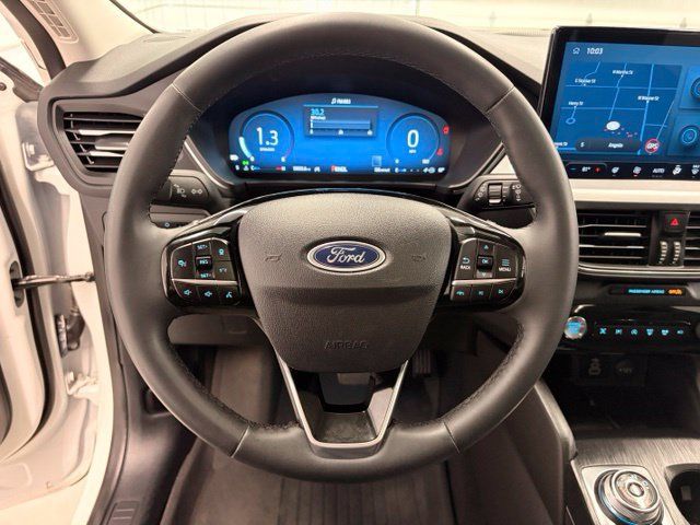 Used 2024 Ford Escape Platinum w/ Premium Technology Package AWD/4WD image 16