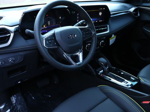 New 2026 Chevrolet TrailBlazer ACTIV w/ Convenience Package FWD image 3