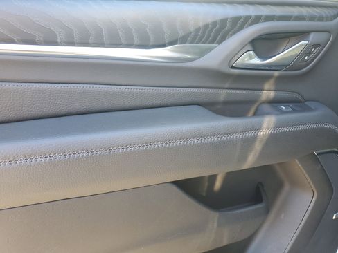 Used 2024 GMC Yukon XL Denali image 11