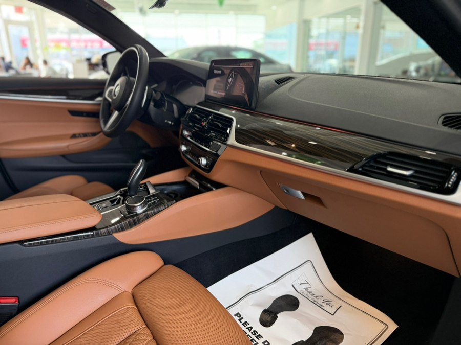 Used 2023 BMW 530i w/ M Sport Package RWD image 17