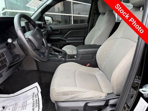 Used 2025 Toyota Tacoma SR AWD/4WD image 16