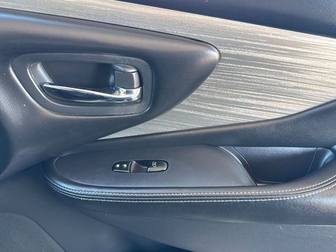 Used 2018 Nissan Murano SV image 22
