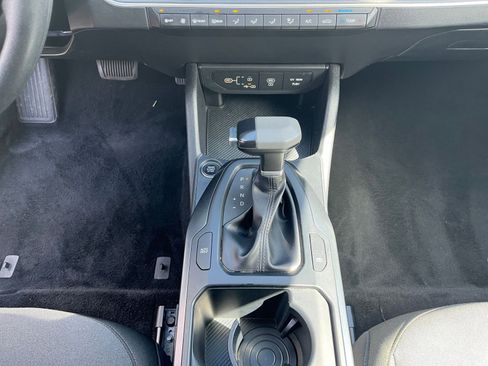 Used 2025 Kia K4 LXS image 40