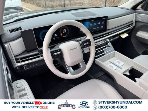 Used 2026 Hyundai Santa Fe SE FWD image 2