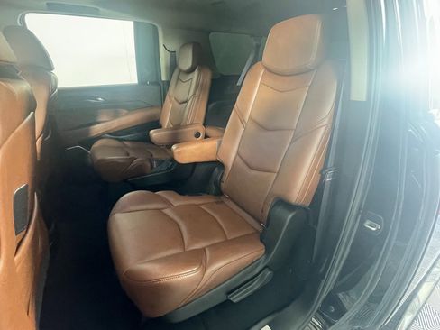 Used 2016 Cadillac Escalade ESV Premium image 26
