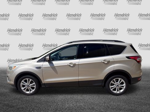 Used 2017 Ford Escape SE w/ Equipment Group 201A FWD image 8
