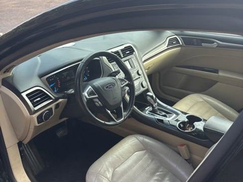 Used 2016 Ford Fusion SE w/ Equipment Group 202A image 9