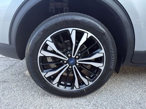 Certified 2022 Ford Escape SE w/ SE Sport Appearance Package image 22