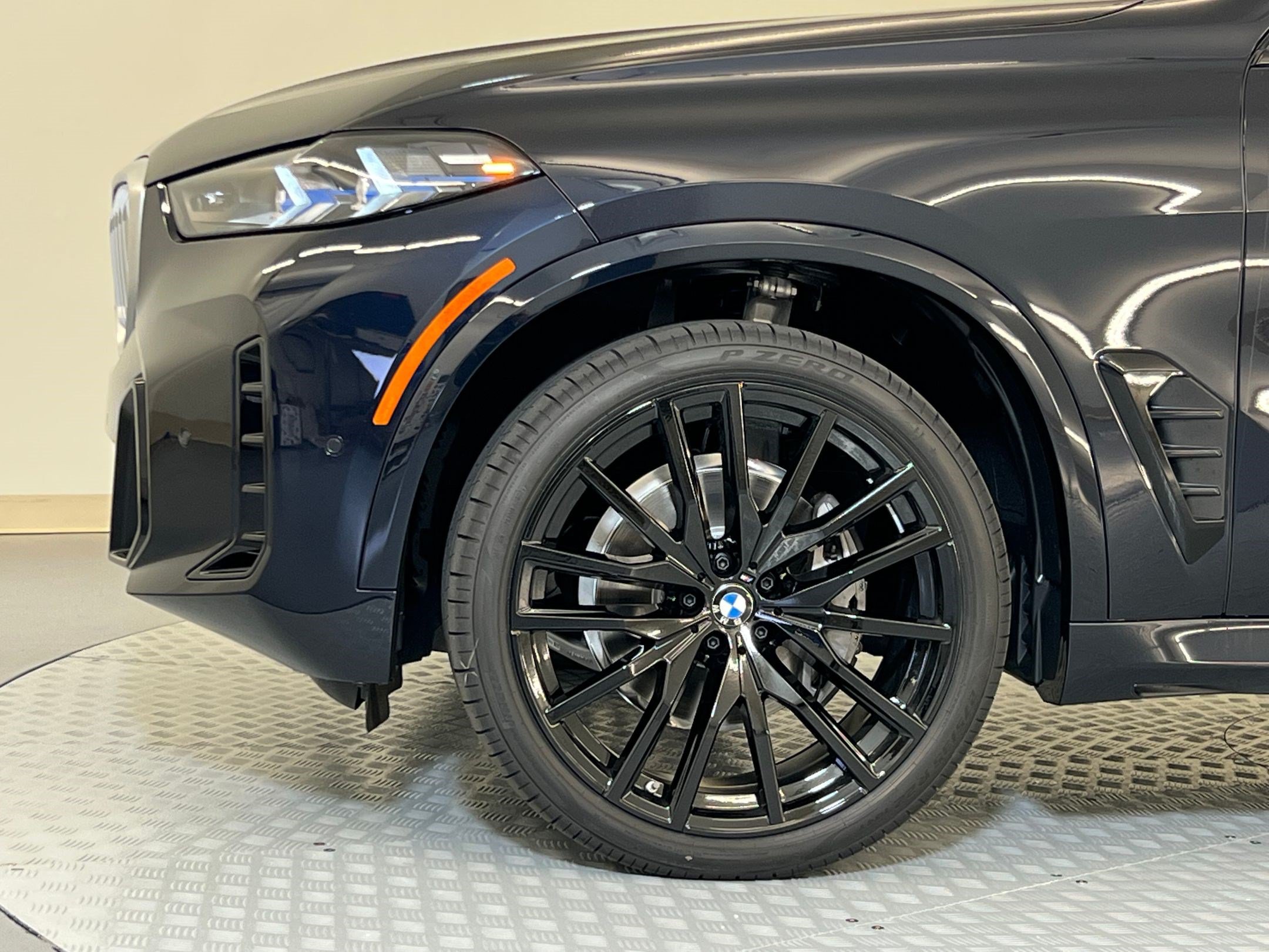 Used 2026 BMW X5 xDrive40i w/ M Sport Package AWD/4WD image 11