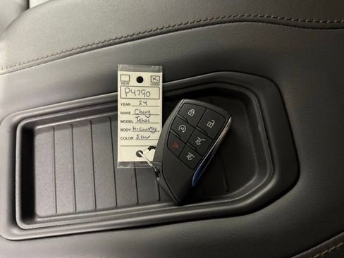 Used 2024 Chevrolet Tahoe High Country w/ Premium Package image 23